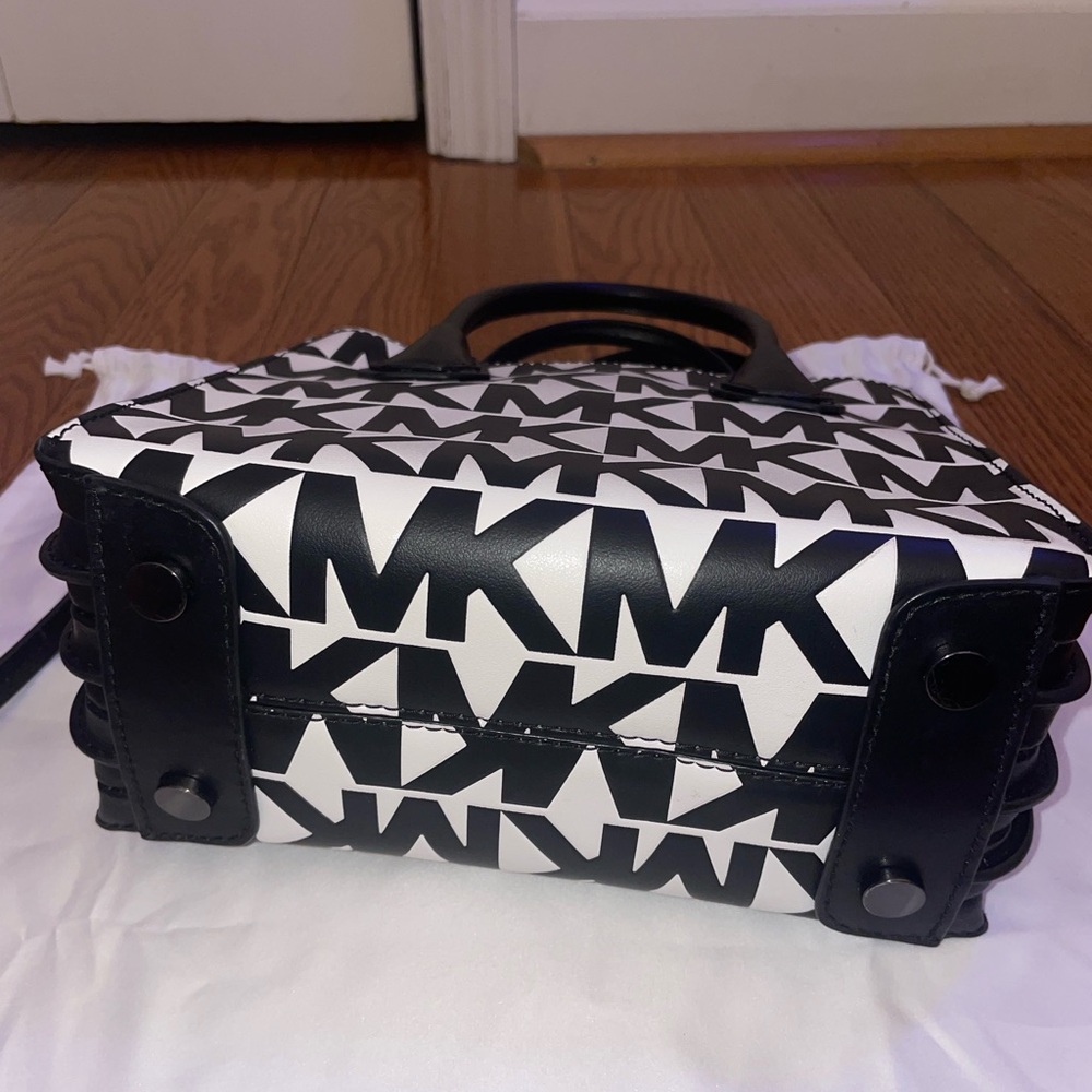 Michael Kors Monogram Black and White Satchel - Picture 9 of 11